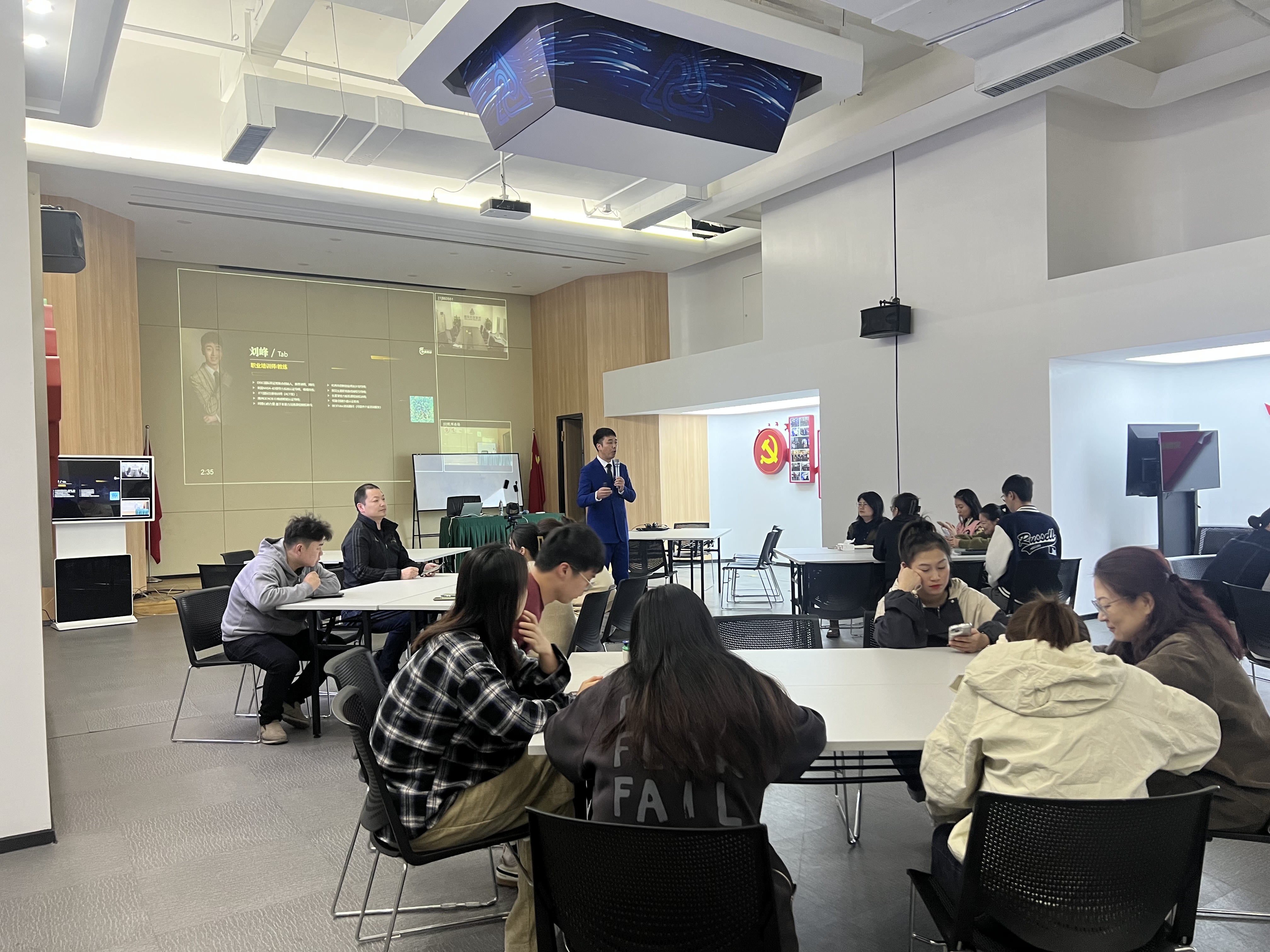 AGCLUB�Ĵ����ſ�չ����ͷ��������������ѵ