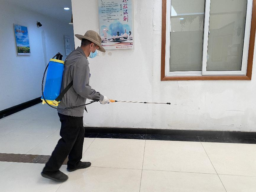 Ǯ���̳�����һ��ƽ����ɱ�������徲����