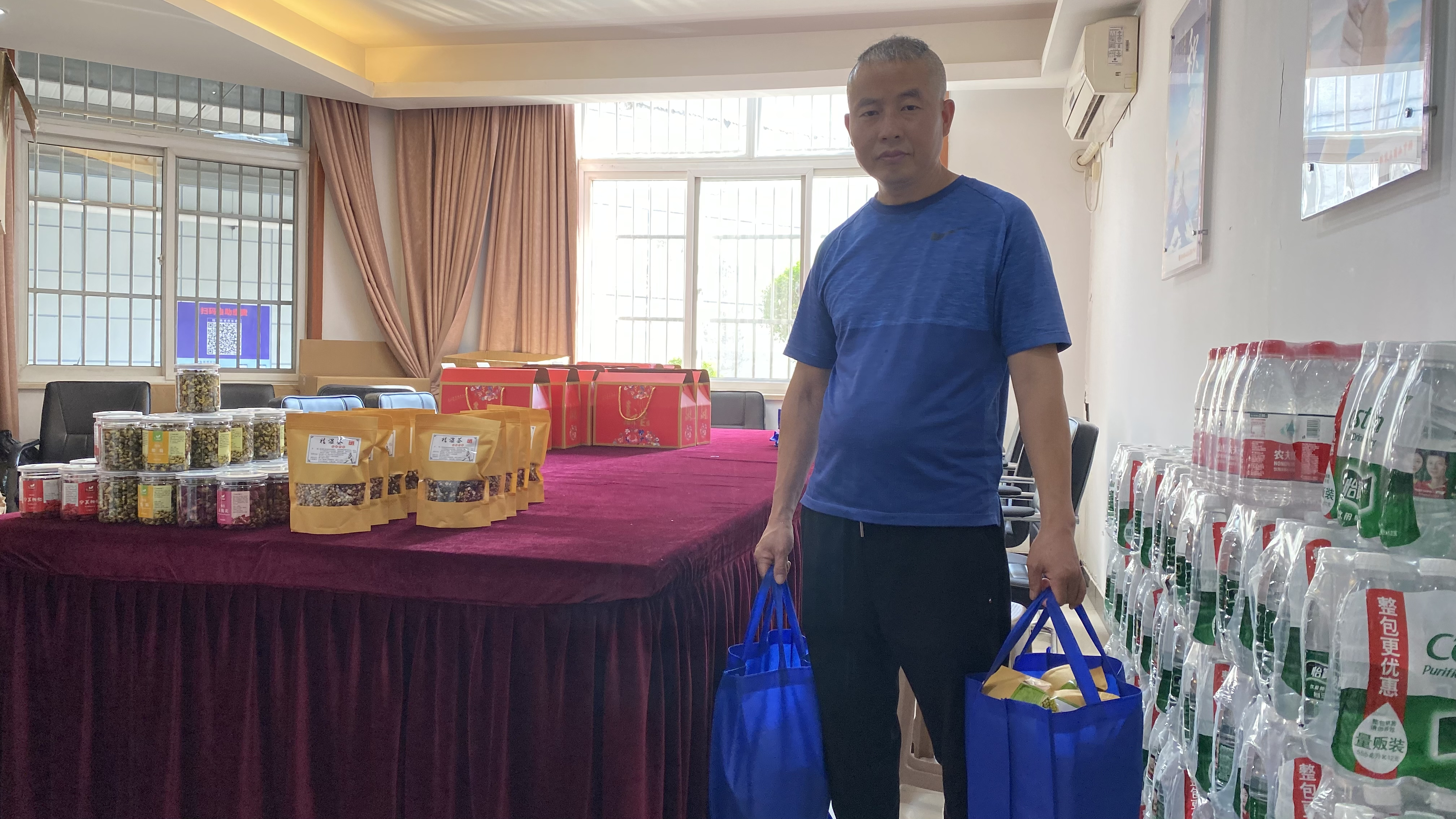 Ǯ���̳���������һ��Ա��