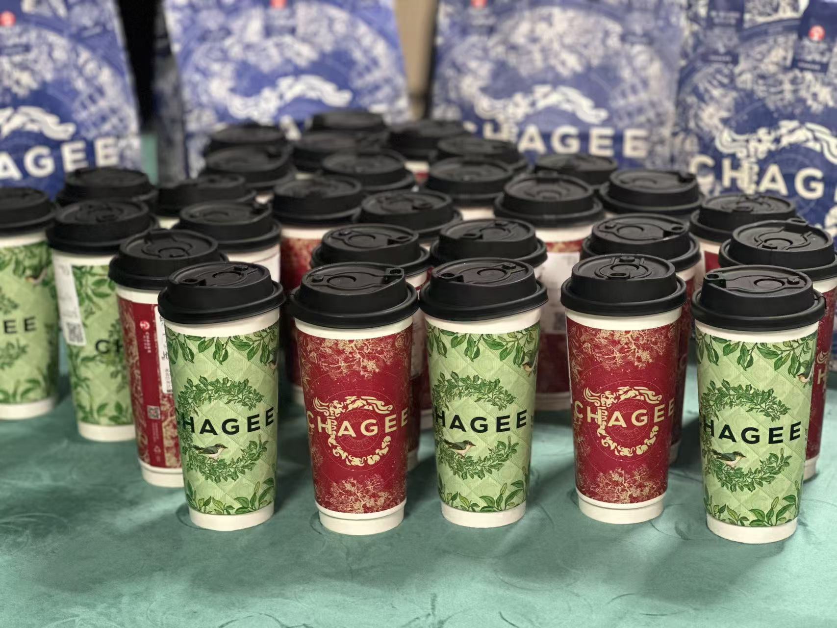 AGCLUB�г�Ů���  ������ζů�ļ�