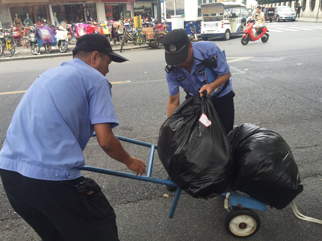 �����ֵ��ܹ�����Ǯ���г�һ��ְ�������� (2).jpg